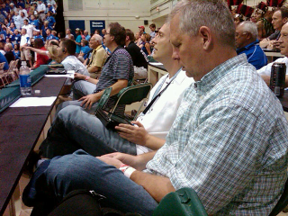 Illustration for article titled Why Is Danny Ainge Dicking Around On His Phone When He Should Be Working?